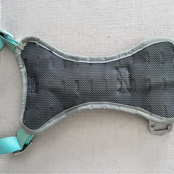 kurgo-tru-fit-quick-release-seatbelt (large) harness - Picture 3 of 7